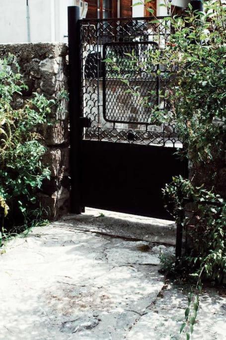 Panthea Cottage Sztavrúpoli Kültér fotó